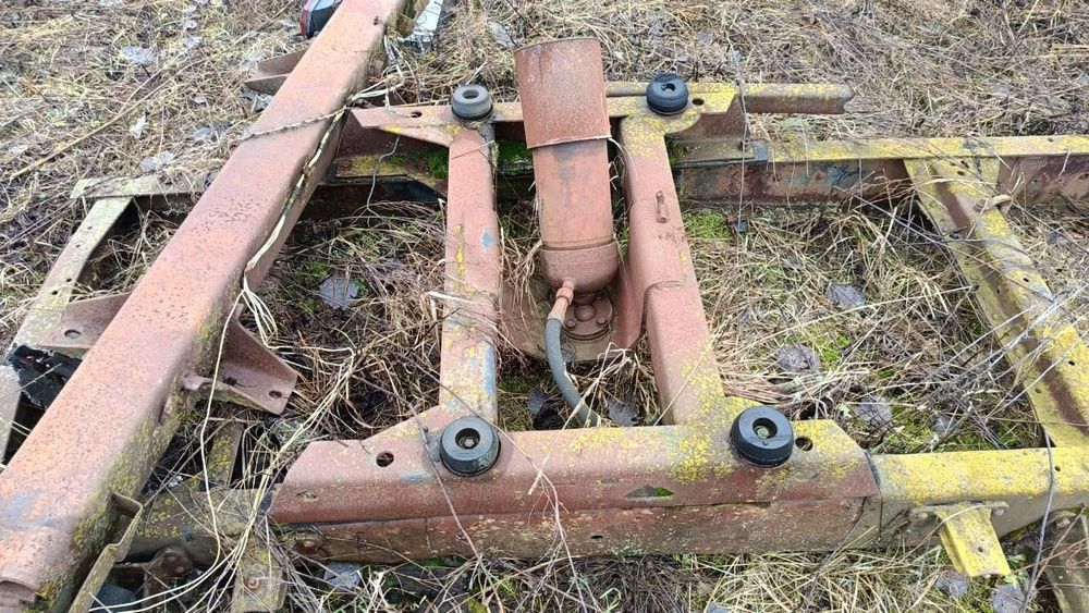 Продам платформу кузова,самосвальну(бруси,циліндр),підрамник на самосв