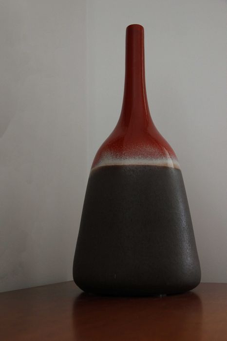 Conjunto de prato e jarro de porcelana