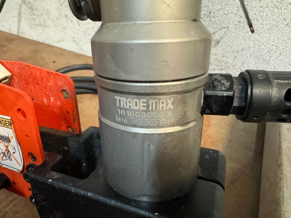 Máquina de roscar pneumática