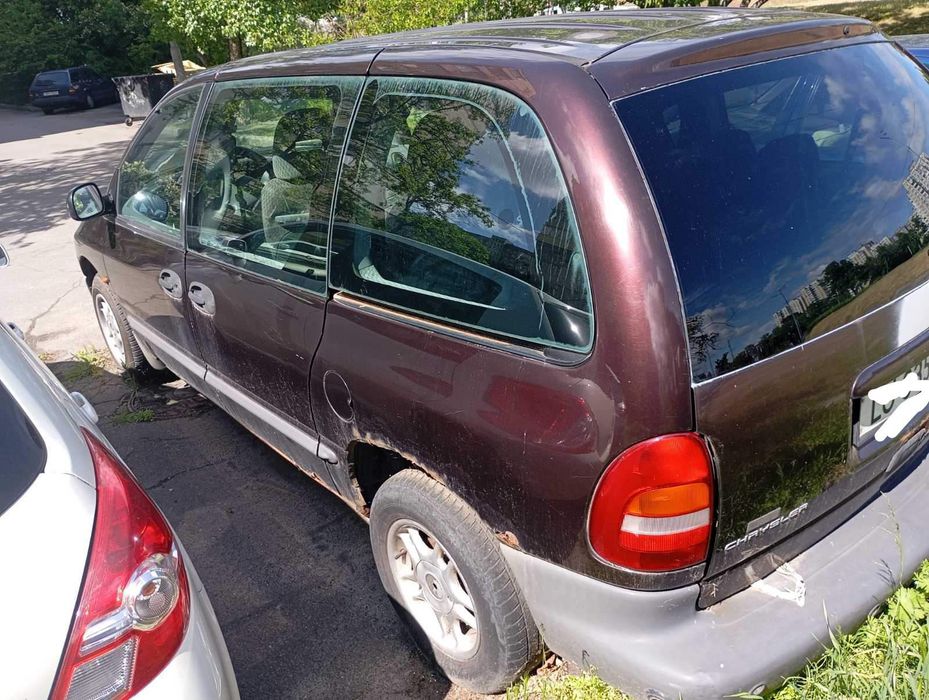 Продам Chrysler минивен 1999