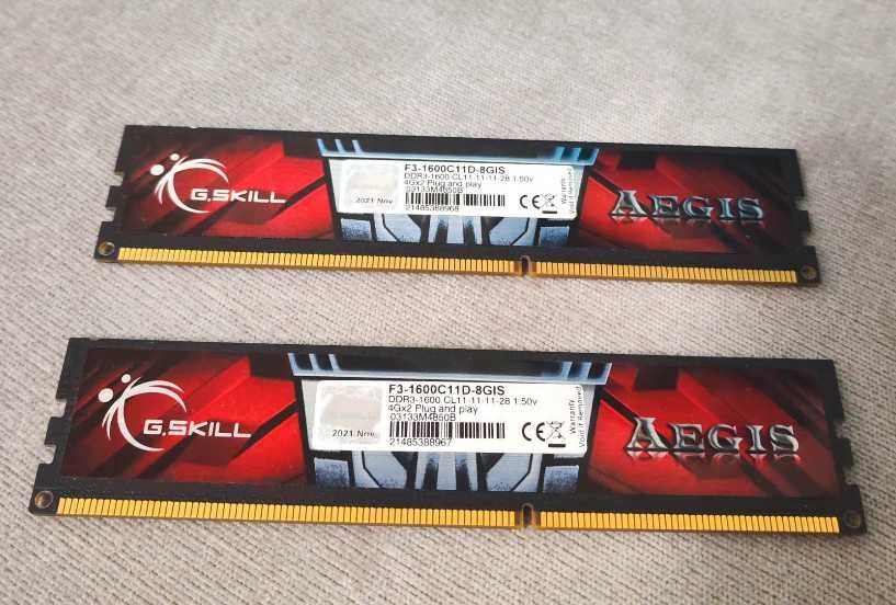 оперативна память DDR3 по 4 Гб. Ціна за 1 шт.