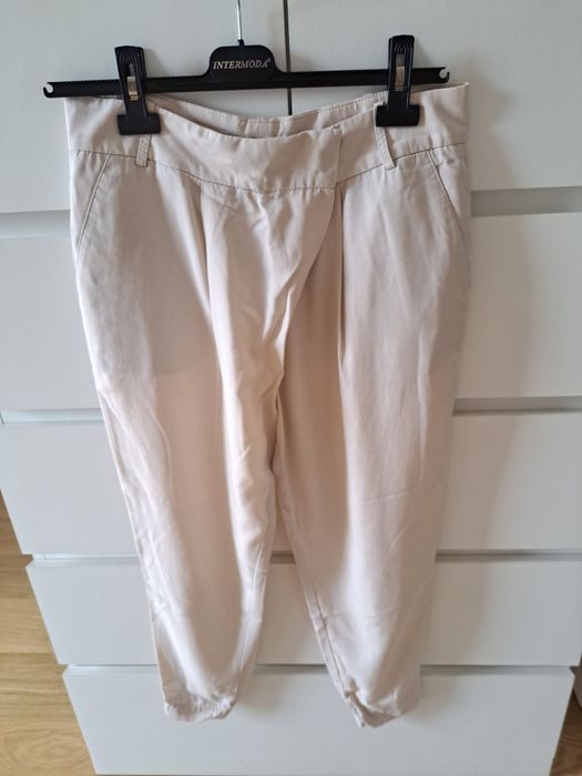 Calças zara beges xs de mulher