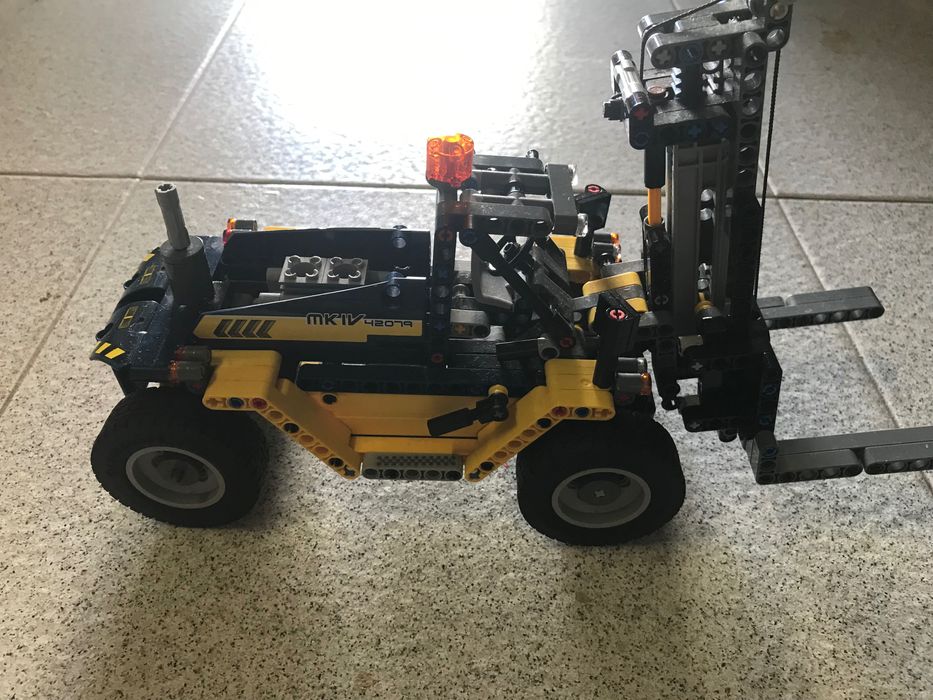 LEGO Technic: A empilhadora (42079)