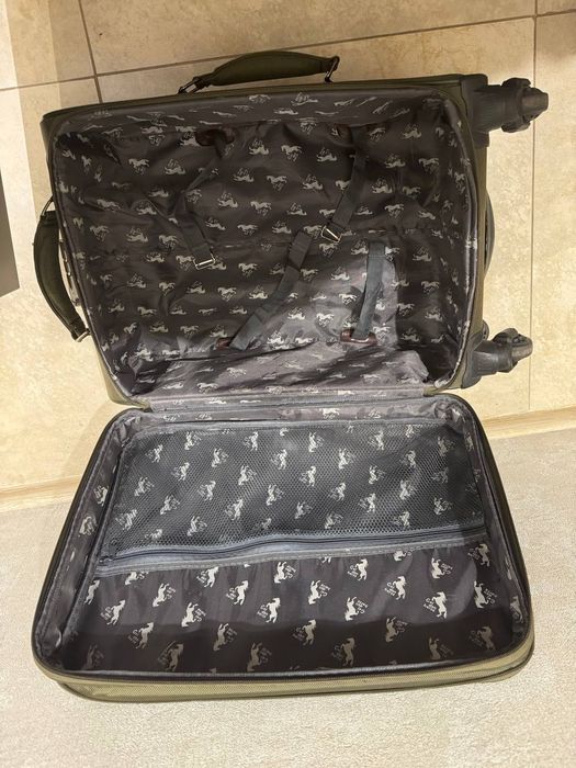 Дорожня валіза зелена