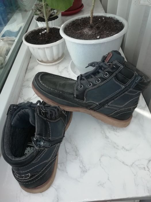 Продам ботиночки на подростка в отличном состоянии