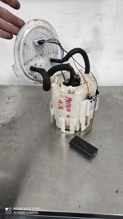 Opel Astra H 1,9 pompa paliwa w baku