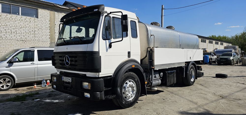 Молоковоз водовоз Mercedes-Benz 1834 LS