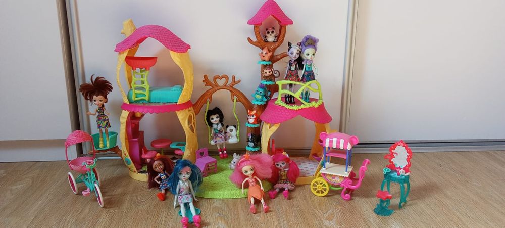 Duży zestaw z leśnym domkiem Enchantimals