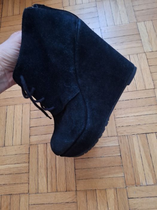 Botki zamszowe Aldo na koturnie rozm 38
