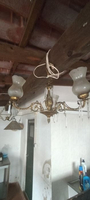 Par de candeeiros de teto para recuperar