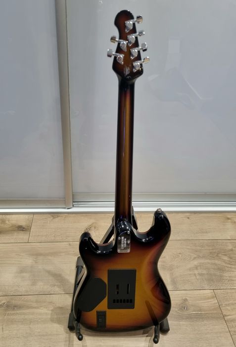 Music Man "Nowy" Sabre HH HT Showtime