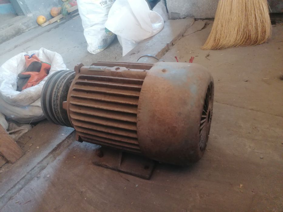 Продам   Двигун.