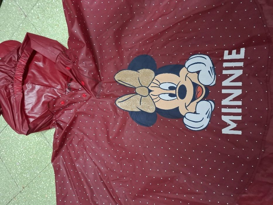 Capa de chuva com desenho animado