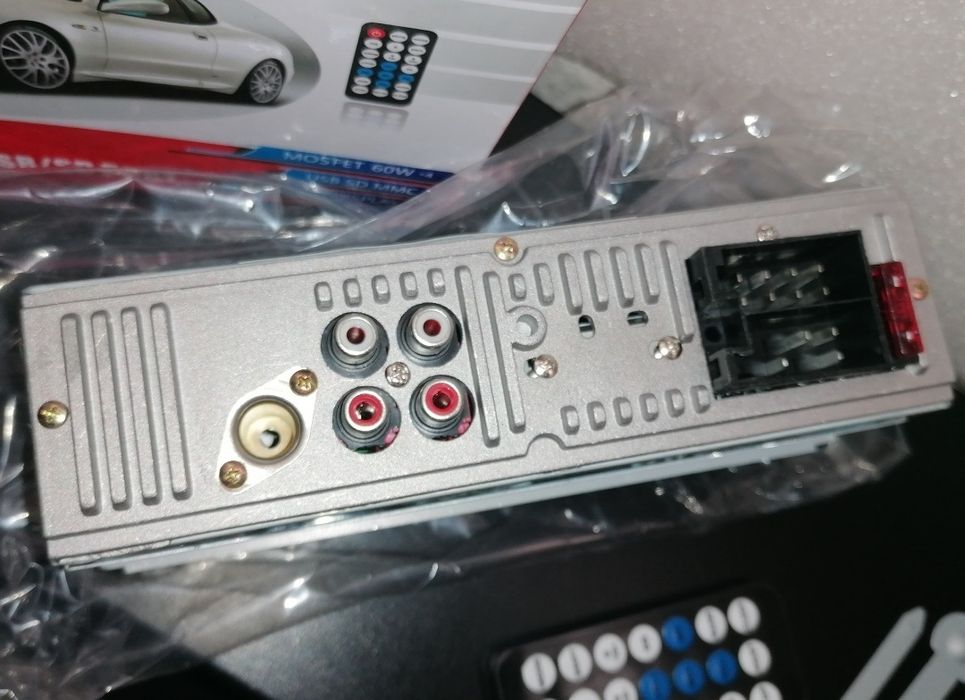 Auto Rádio Bluetooth USB Comando 4x60W Novo