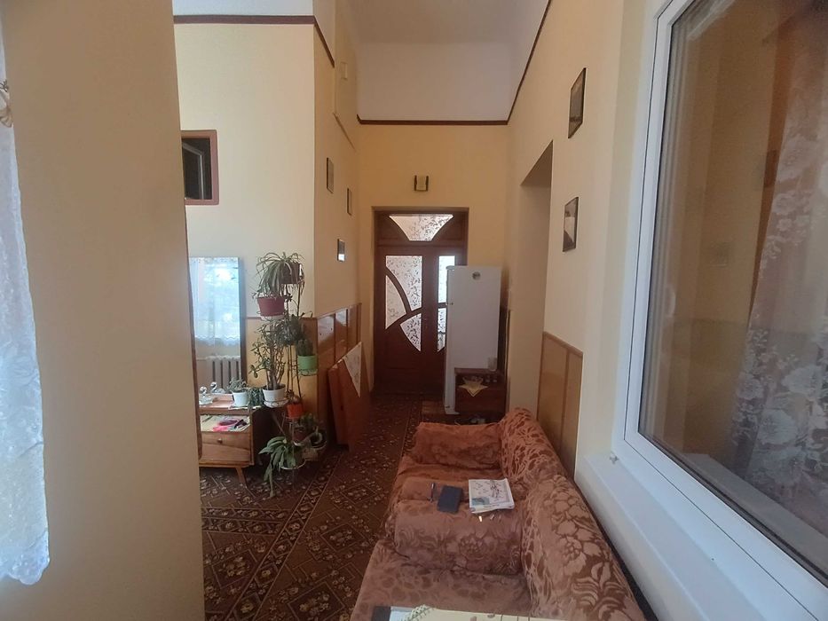 КВАРТИРА:94кв.м,ЦЕНТР,ІСТОРИЧНА ЗАБУДОВА,відмінний стан,підвал 45кв.м.