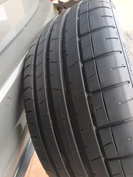 Pirelli P Zero 245/40/19 letnia