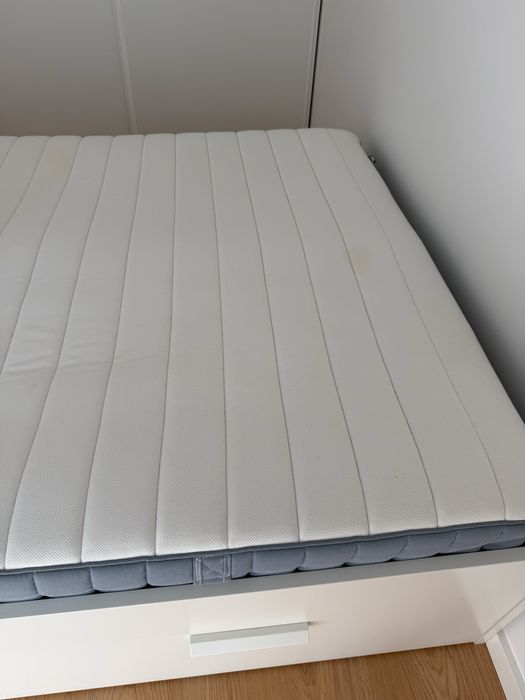 Cama 140x200, estrado e colchão IKEA