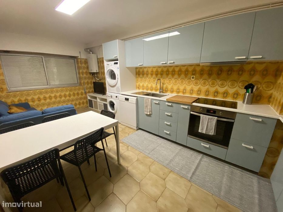 T3 Apartment with Balcony and 2 Bathrooms in Coimbra