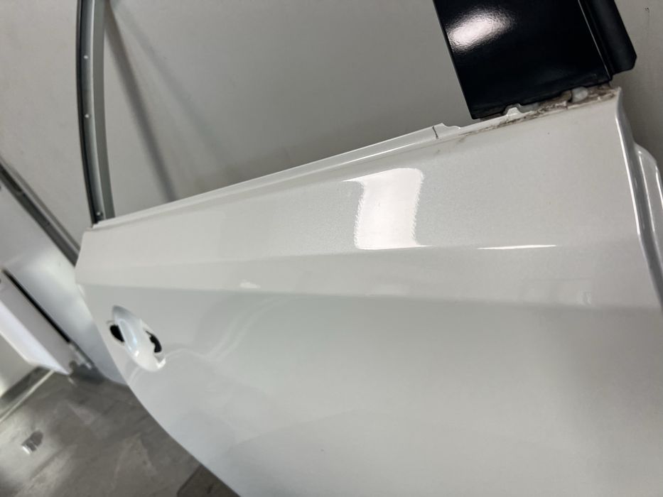 Drzwi tył prawe Toyota Auris II  kod 070 18 rok HB