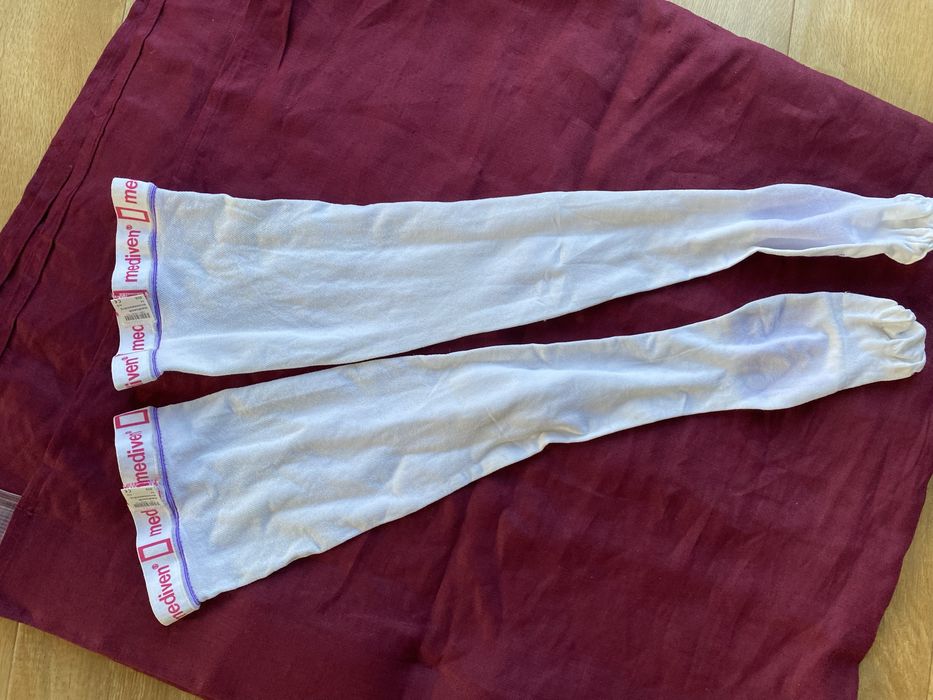 ponczochy przeciwzylakowe M biale