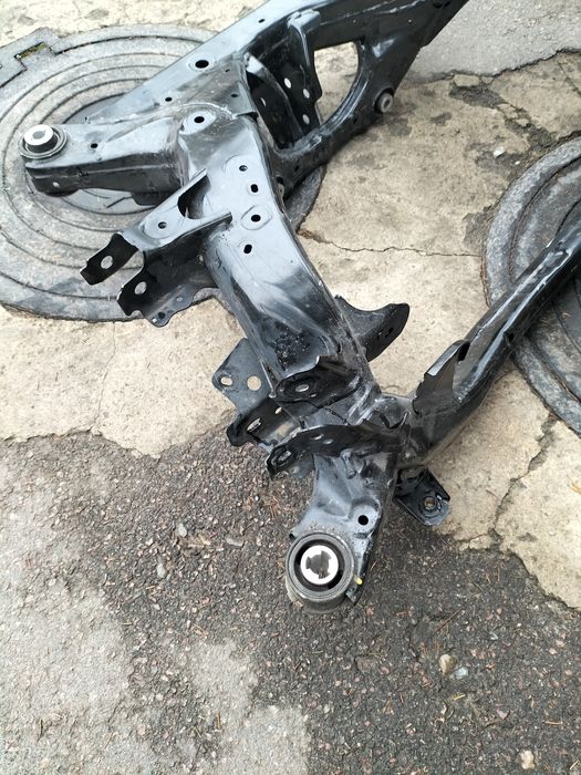 Підрамник (балка) задній tesla model 3