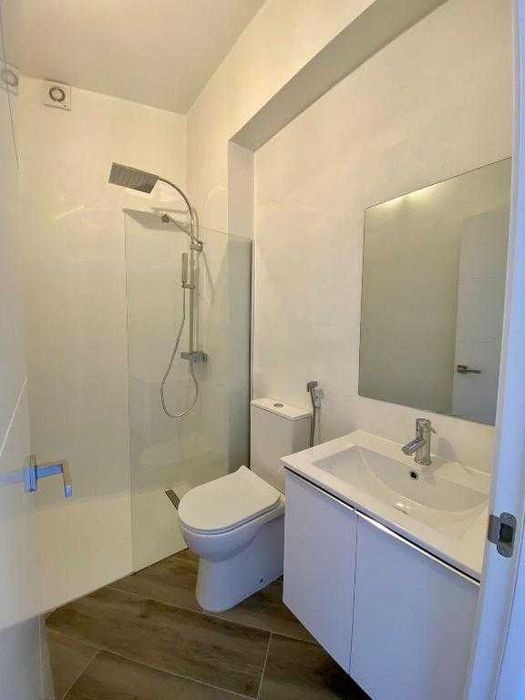 Quartos CASAL WC privado+Terraços e vistas sobre Lisboa. Na Graça. Entrada imediata.