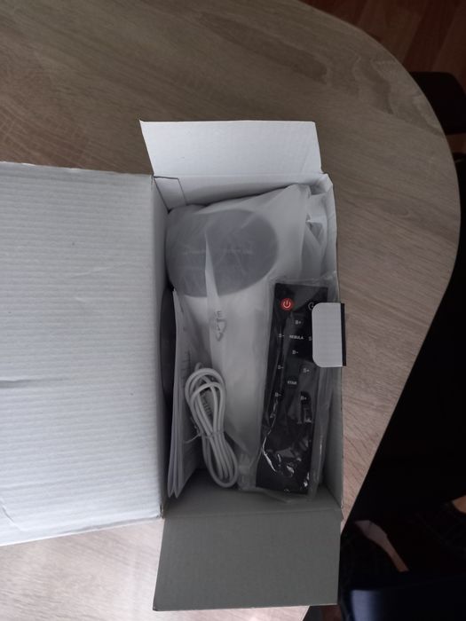 Нічник проектор космонавт