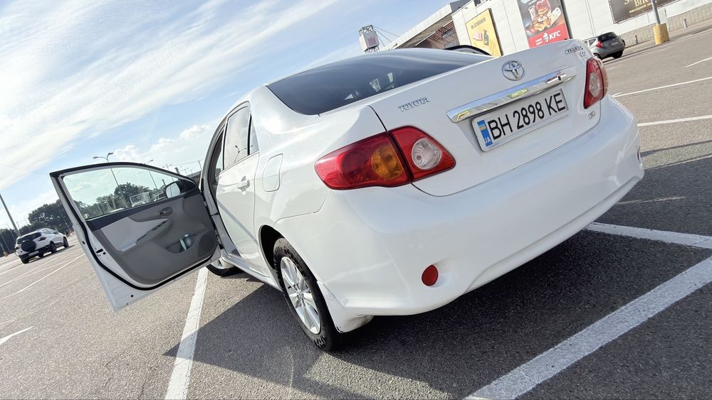 Продам авто Toyota Corolla