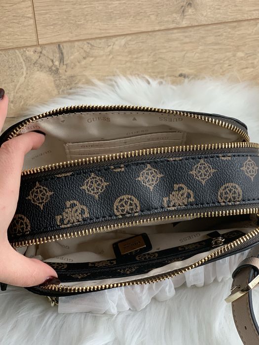 Жіноча сумка guess кроссбоді noelle коричнева