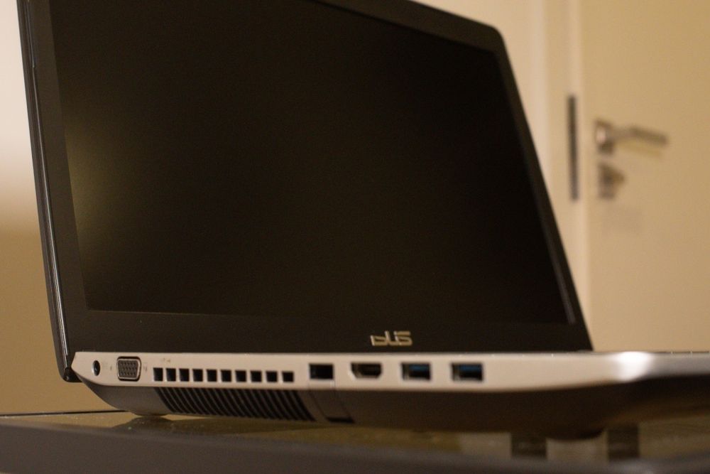 Portátil Asus N76V