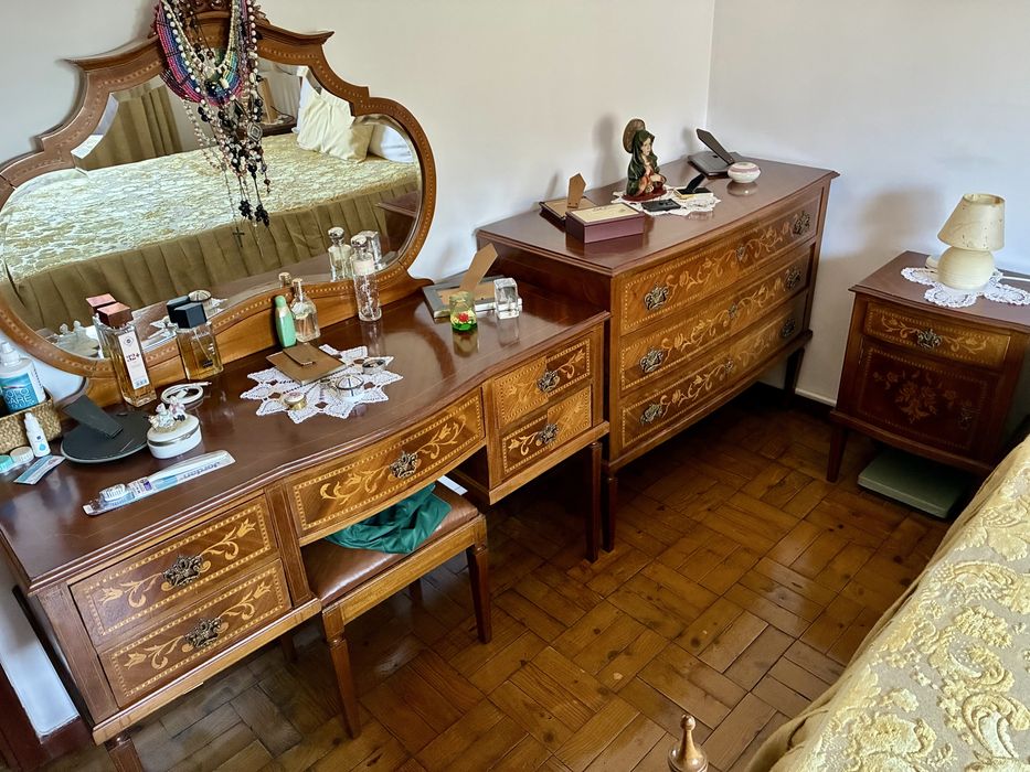 Mobilia de quarto antiga completa
