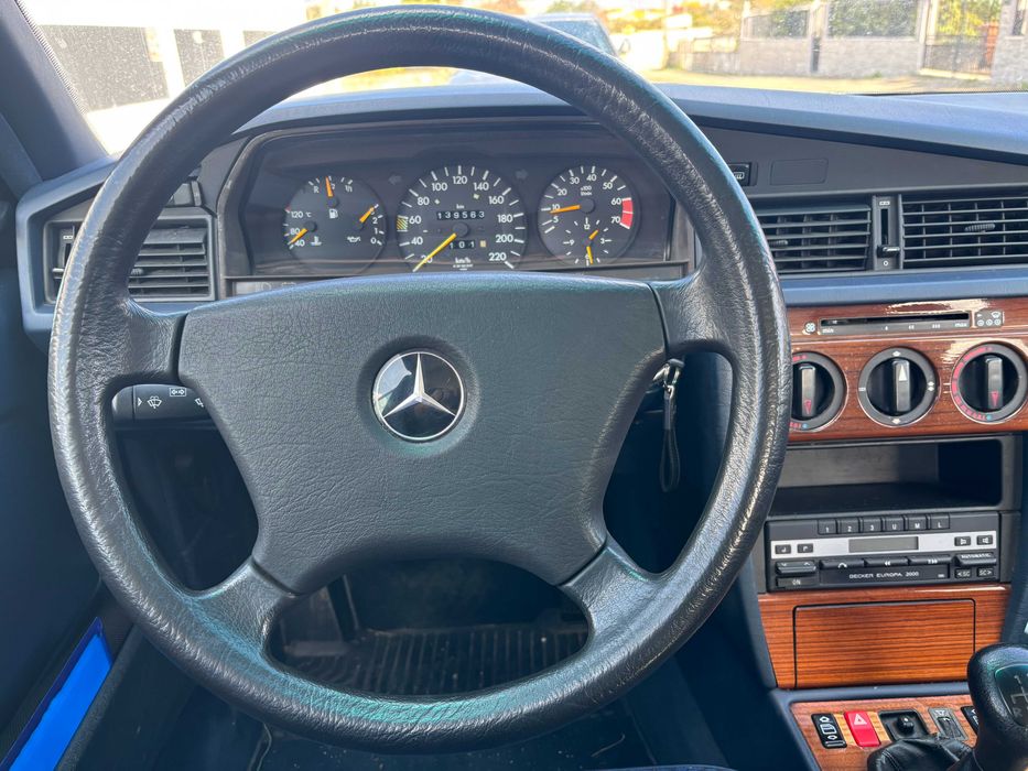Mercedes 190 E   139000 kms Nacional