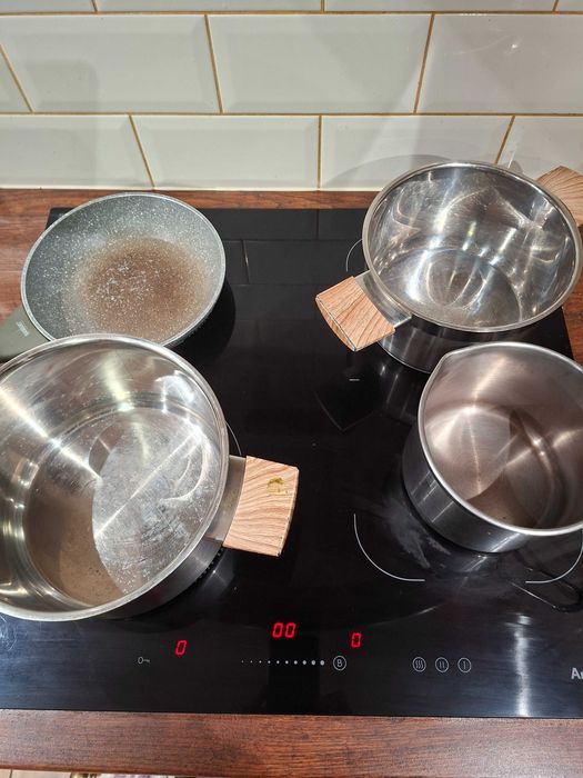 Płyta indukcyjna Amica. Dwa pola sprawne.