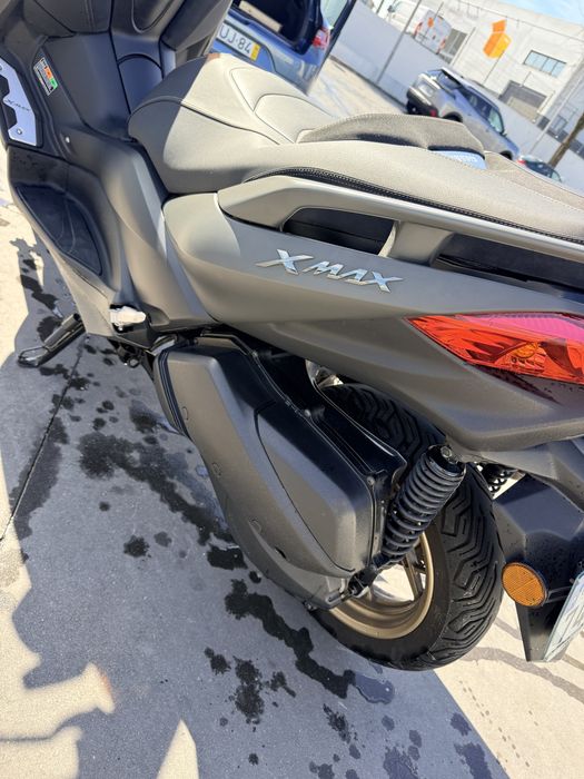Vendo Xmax 300 Techmax 2021 c /16000km