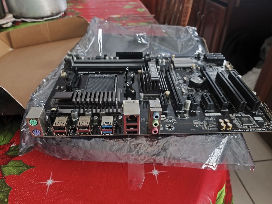 Motherboard gigabyte