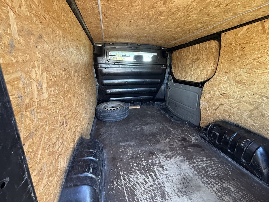 Opél Vivaro 1.9грузовий