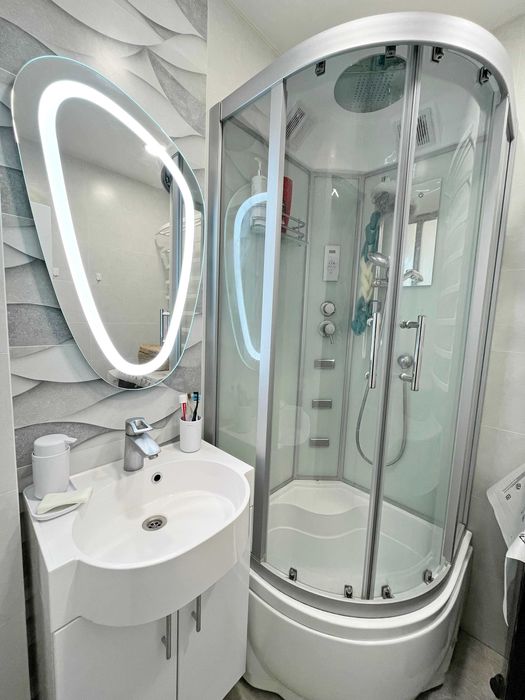 Простора 3 кімнатна квартира з ремонтом та меблями, вулиця Льотна (SP)