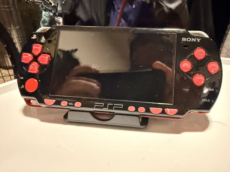 Playstation Portable PSP-2000 Black and Red Edition