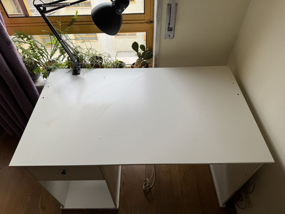 Secretária branca ikea