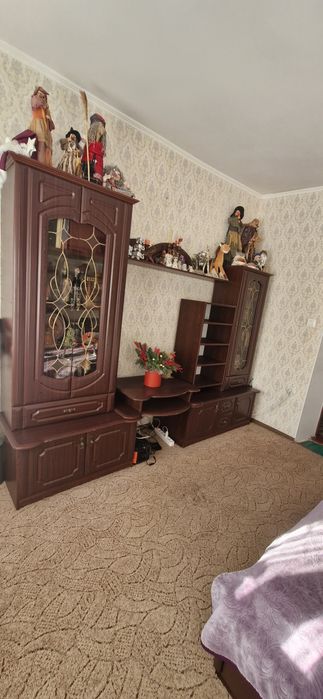 Меблева стінка...