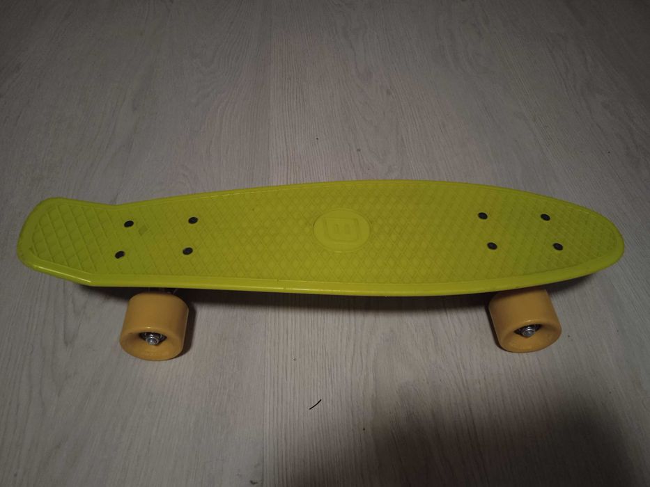 Deskorolka zielona alterson battery charger skateboard