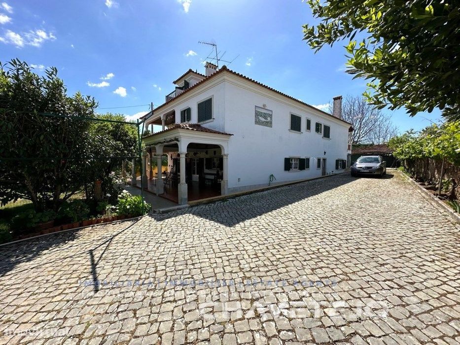 Moradia V7 com alojamento local e vistas para a Albufeira do Castel...