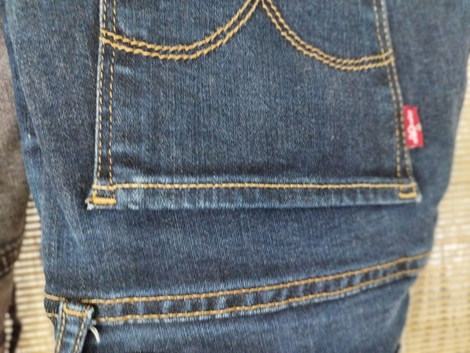 Jeans Levi's - 2 pary