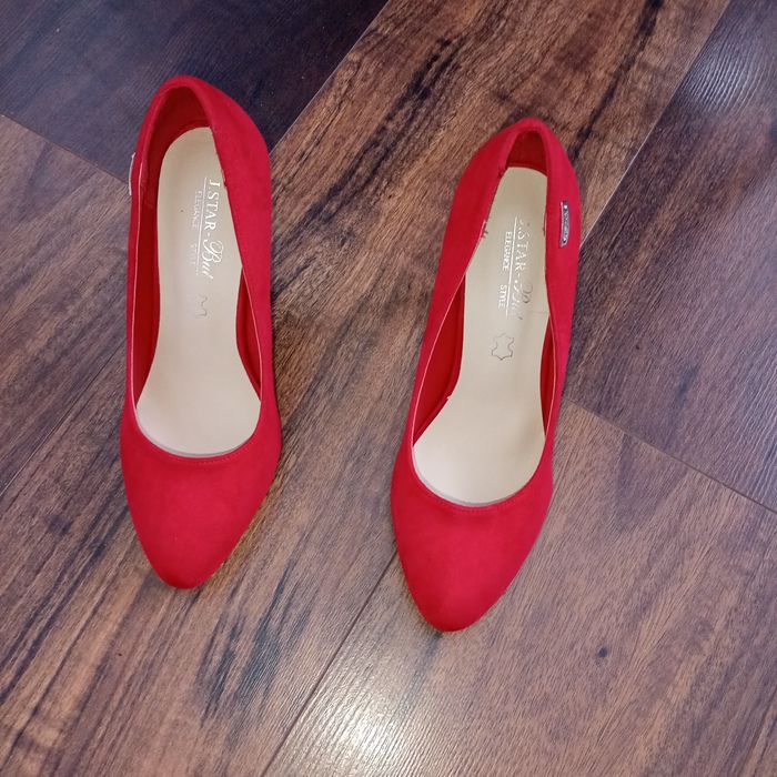 Buty obcas czerwone zamsz