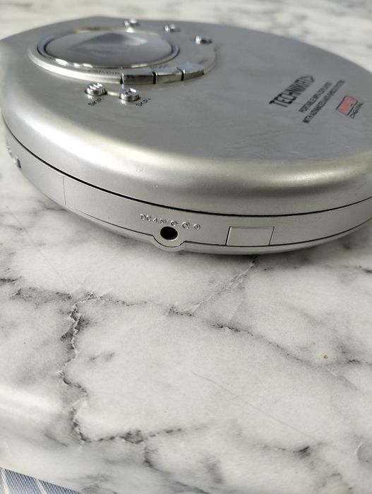 Stary discman Technika