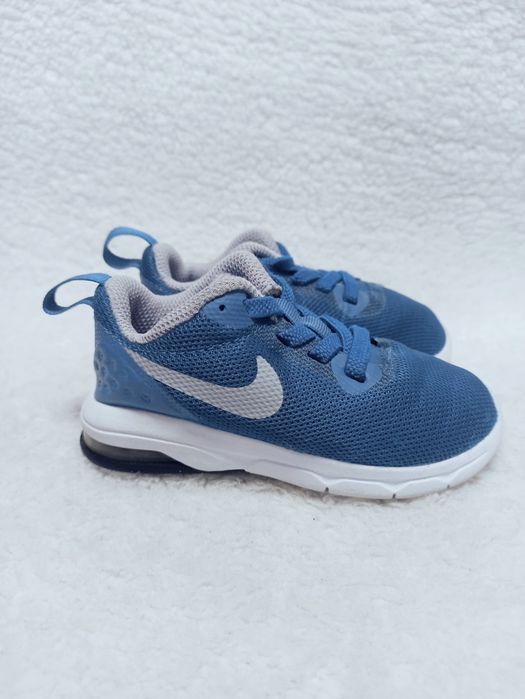 Оригінал NIKE AIR max 22 розмір,устілка 14 см кросівки для хлопчика