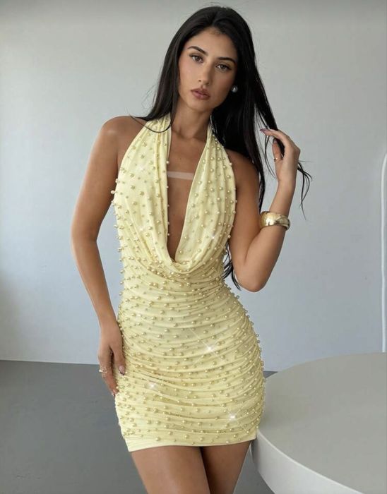 Żólta masełkowa sukienka mini z perełkami sexy