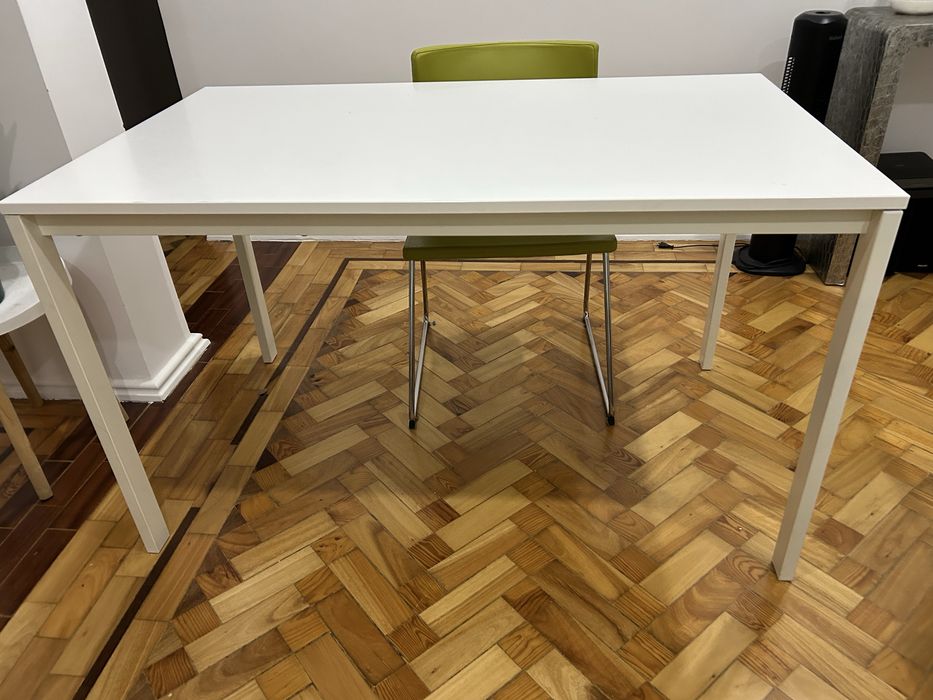 Mesa, Ikea , 1,25x75 em otimo estado .