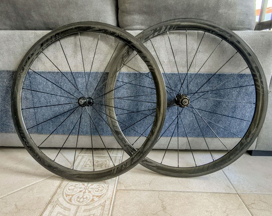 Aros bicicleta em carbono tubeless como novos