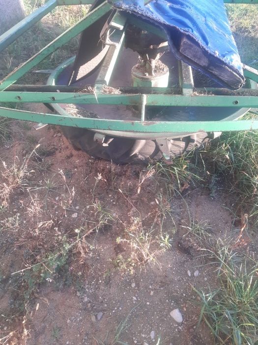 Rozbijak do pryzm do trawy , rownarka